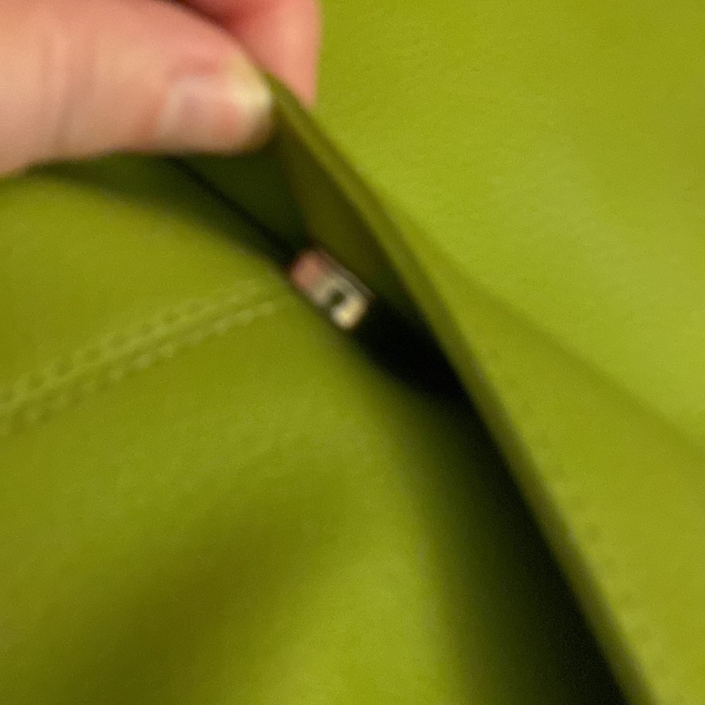 Sleek Olive Green Women's Crossbody Bag - Picture 11 of 13